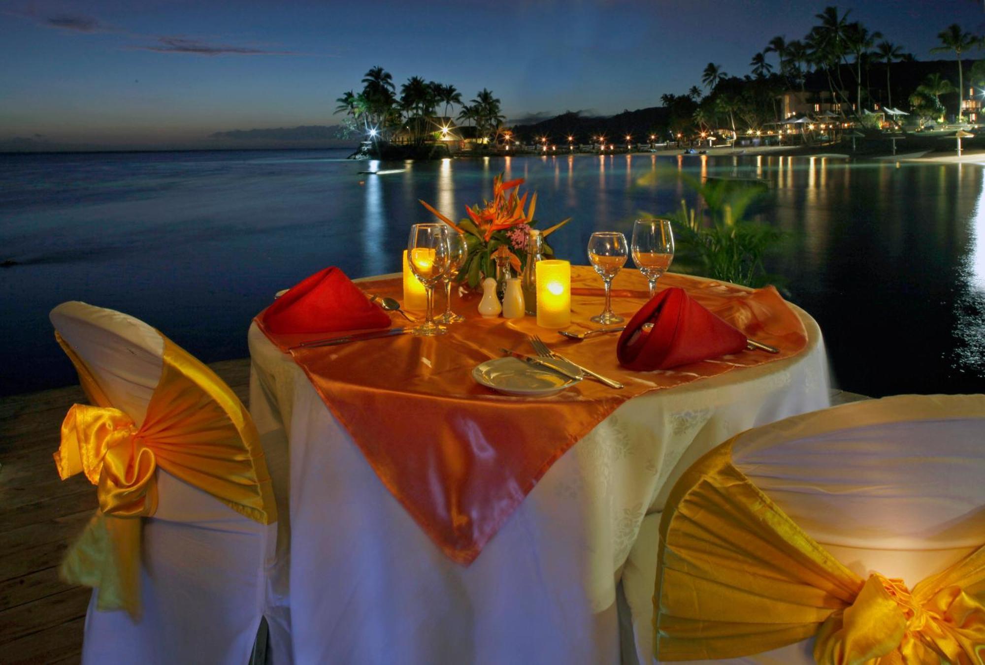 The Warwick Fiji Hotel Korolevu  Luaran gambar A table set for dinner