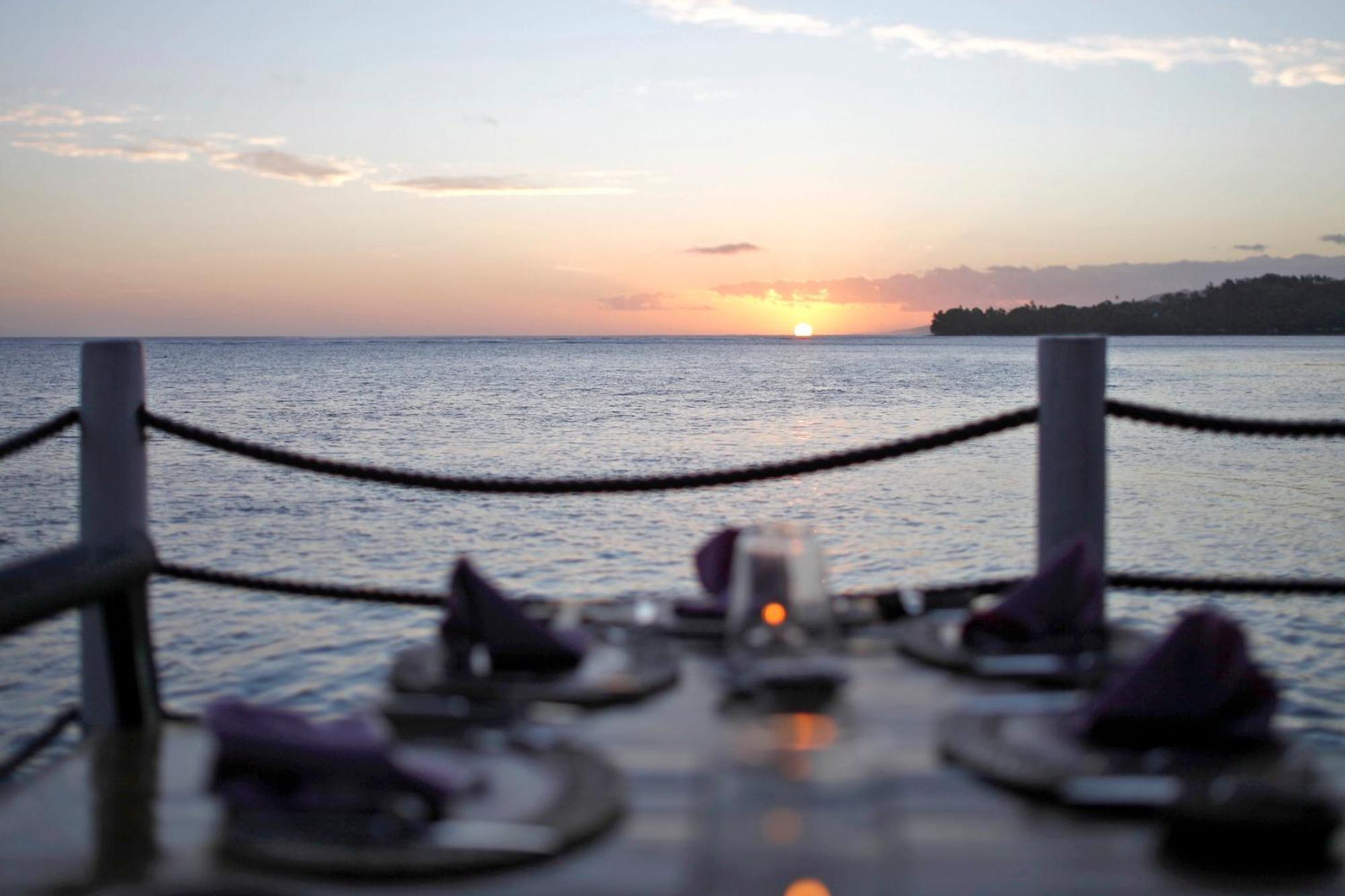 The Warwick Fiji Hotel Korolevu  Luaran gambar Sunset at the beach