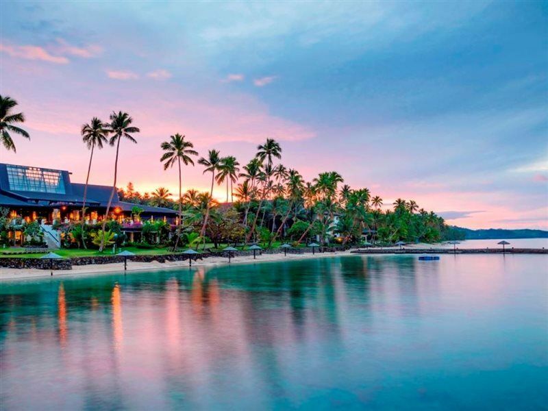 The Warwick Fiji Hotel Korolevu  Luaran gambar Sunset at the Four Seasons Resort
